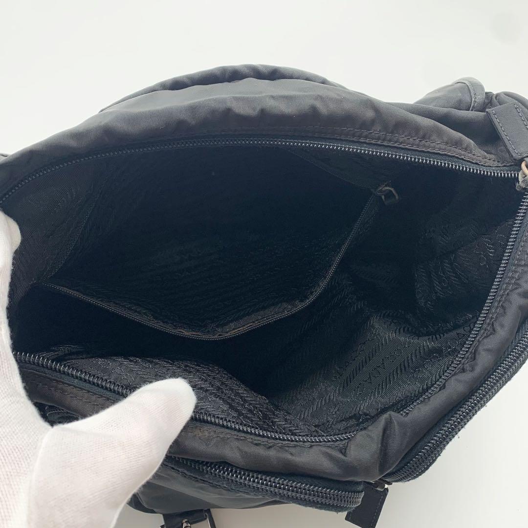 【✨美品✨】プラダ メッセンジャーバッグ 三角ロゴ ナイロン レザー ブラック