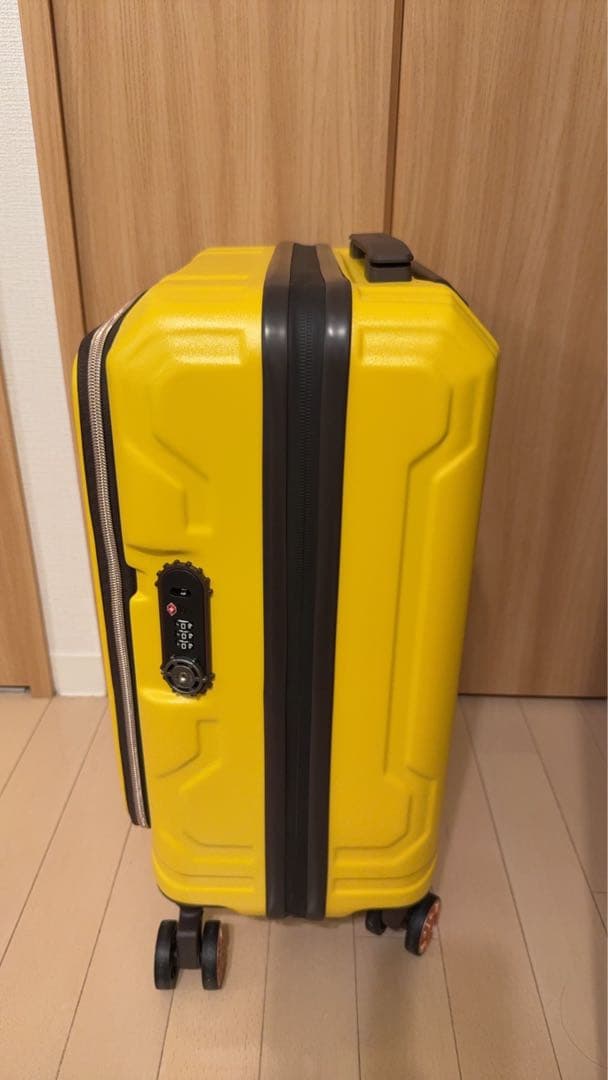 LEGEND WALKER イエロー キャリーケース 37L