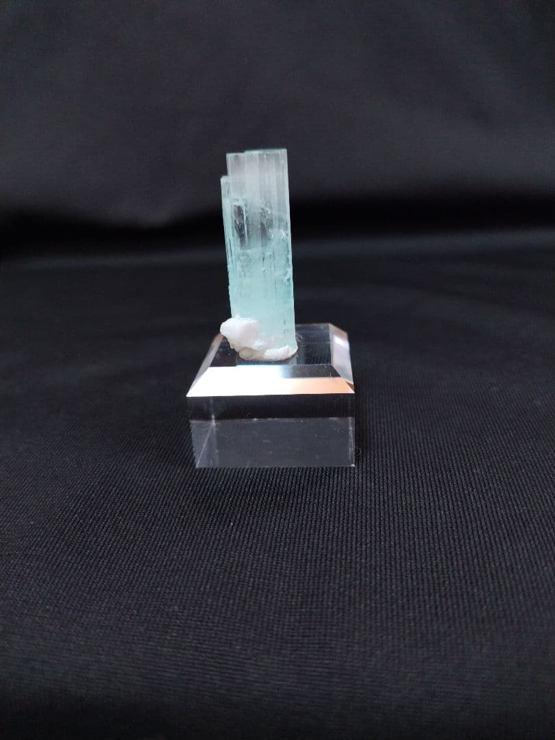 アクアマリン　原石　Aquamarine