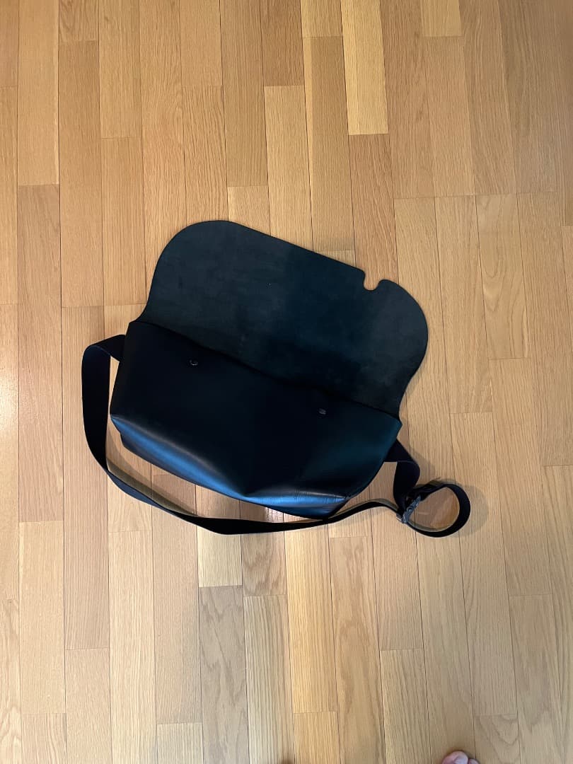 値下げ/Uni&co/ユニアンドコー/レザー/メッセンジャーバッグ/M/大きめ