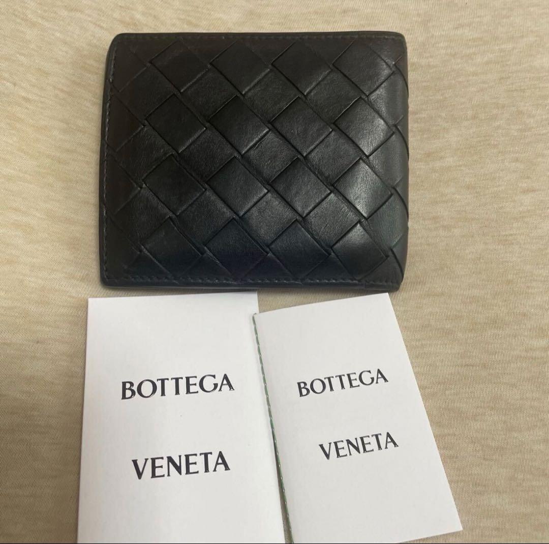 れ*ん様 現行モデル　ボッテガヴェネタ　二つ折り財布　イントレチャート ブラック