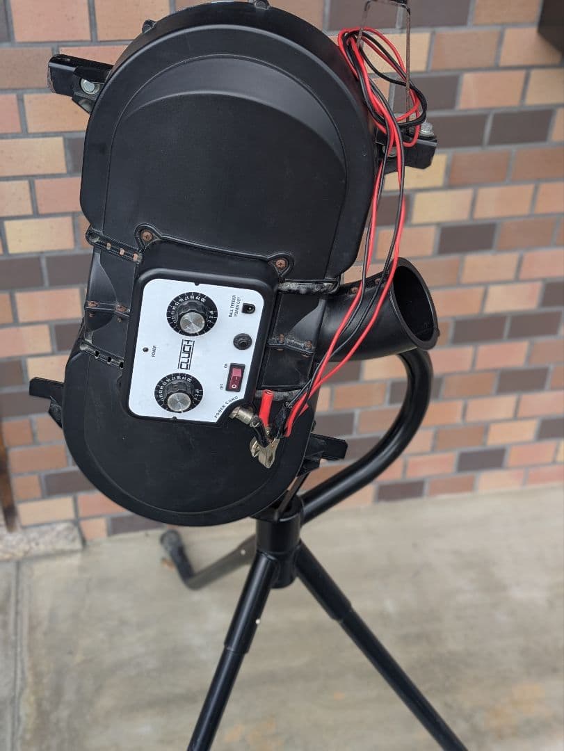 格安ピッチングマシン・（硬式・軟式兼用）バッテリー充電機付き