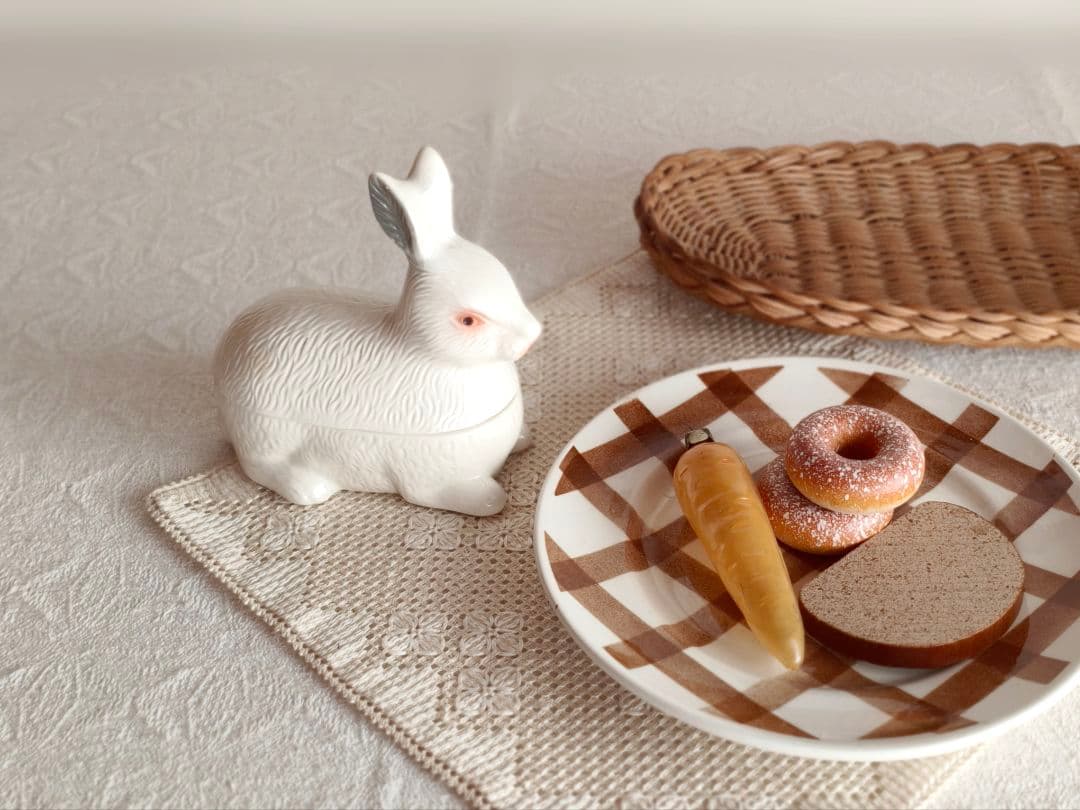 【たぁこ*さま】vintage pot ୨୧ * 白ウサギさんの テリーヌポット