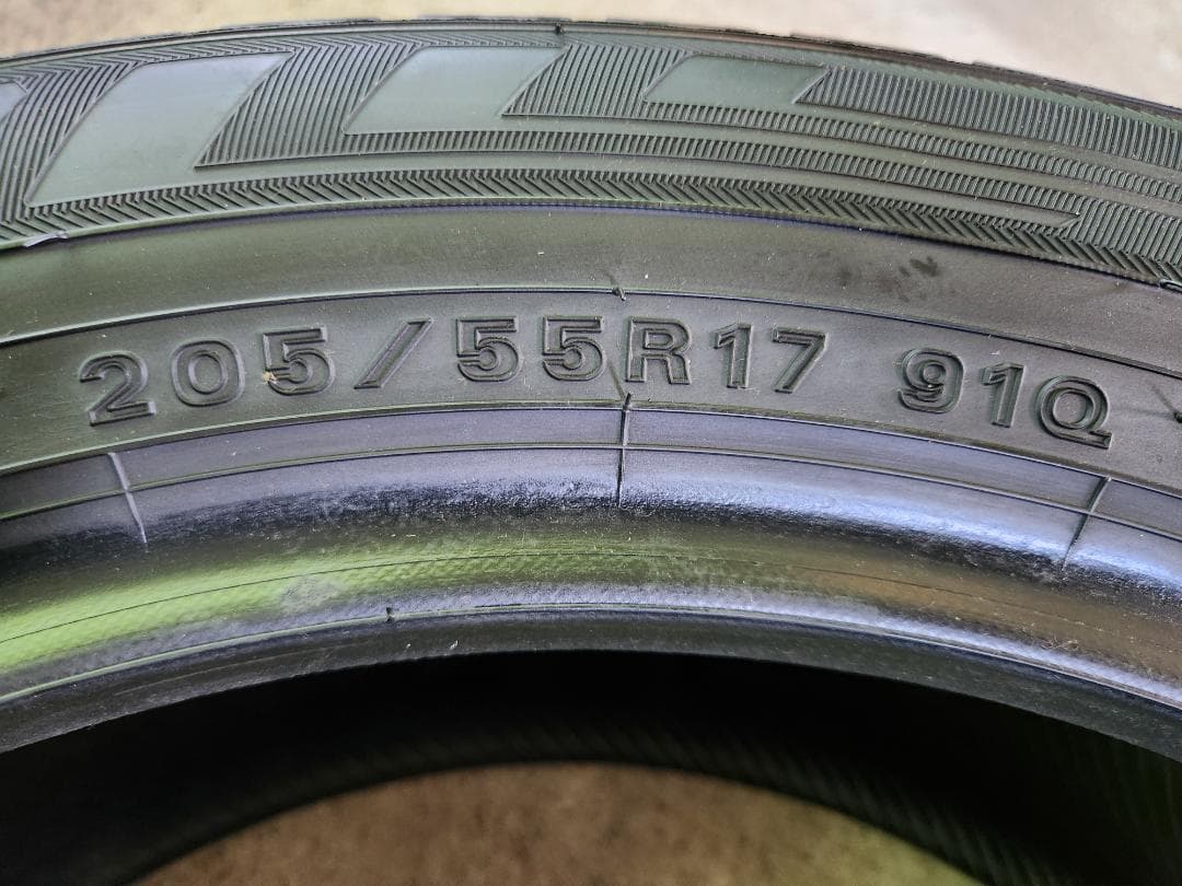 送料込☆2021年製ダンロップ タイヤ205/55R17 日本製☆4本