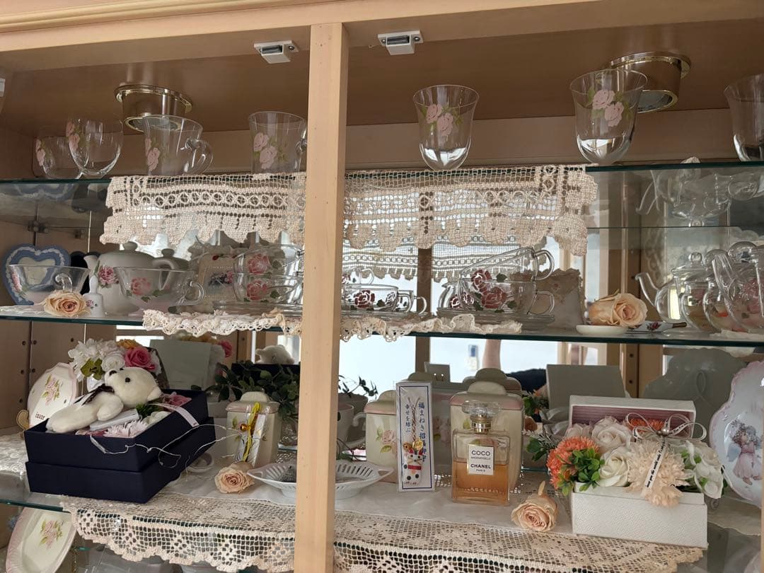 リンホーリン♡リボン♡ガラスカップボード 大塚家具 リビング収納 飾り棚