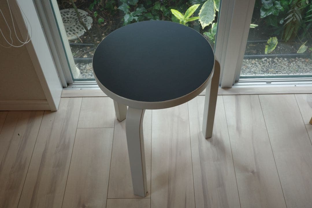 Artek stool60 フィンランド独立100周年記念モデル