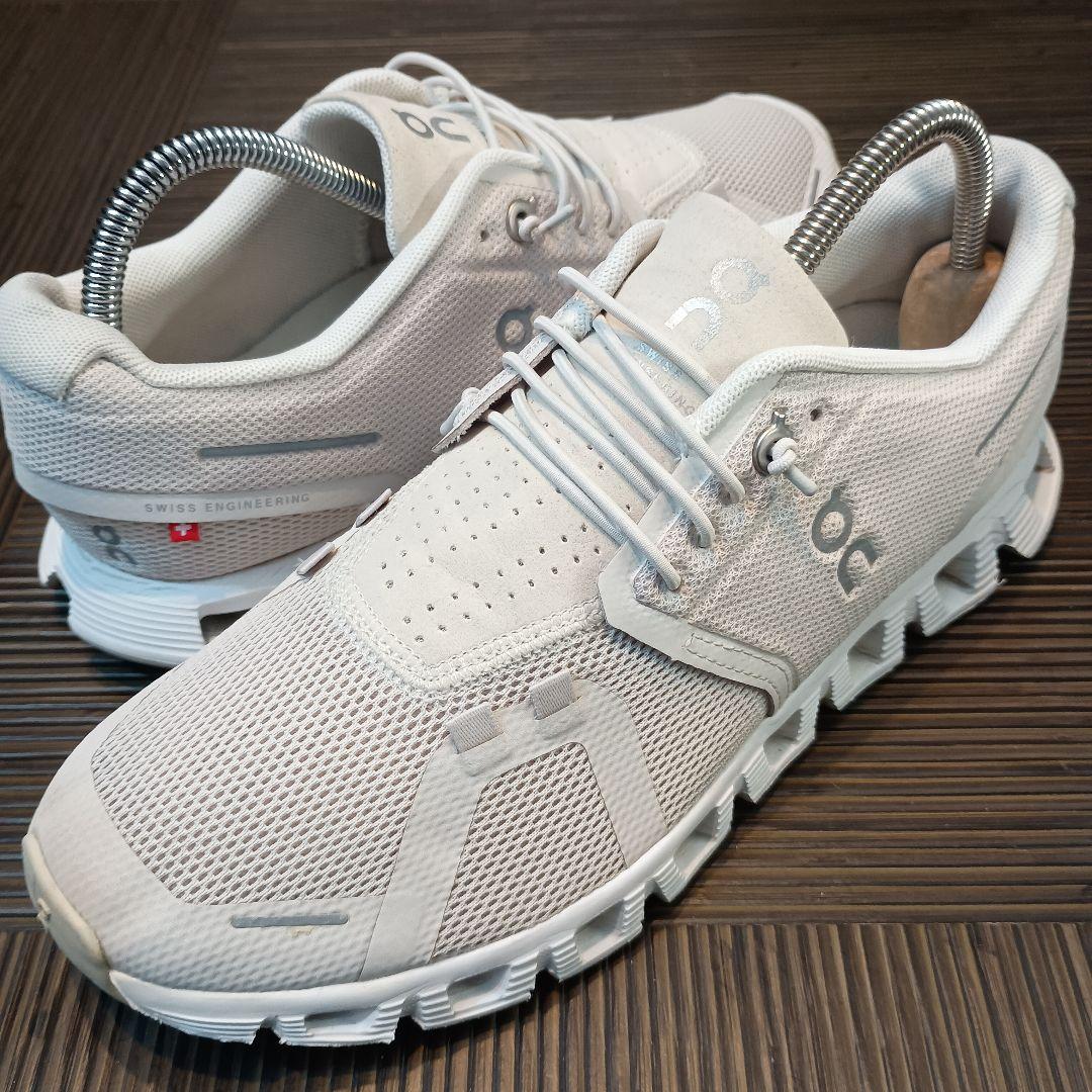 On CLOUD 5 オン クラウド5 ライトベージュ 24.5センチ