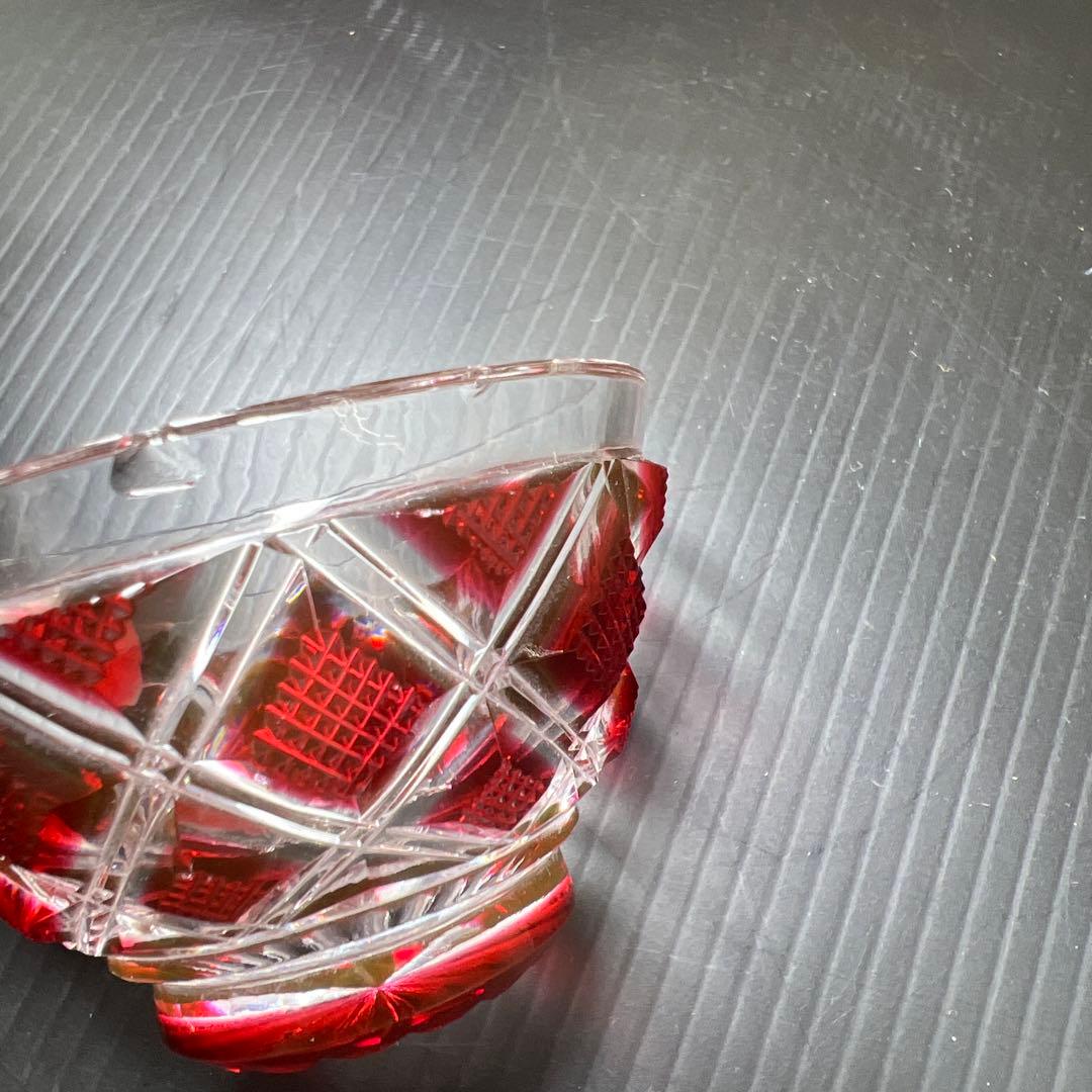 島津磯斉彬　薩摩切子色被せガラス酒杯　共箱　東Y7-1010☆1Fトルサル