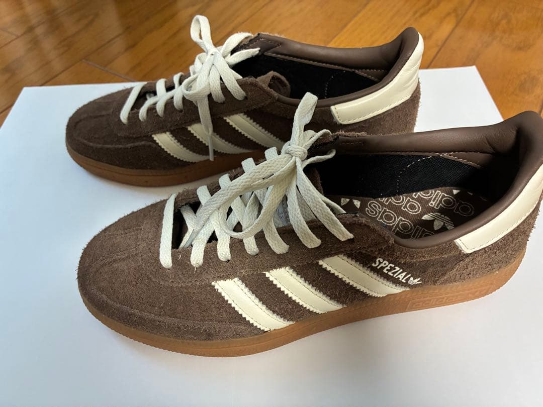 アディダス オリジナルスHANDBALL SPEZIAL
