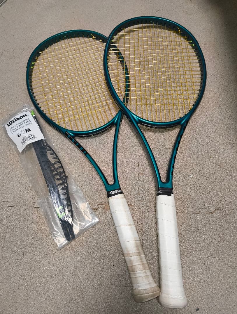 美品 Wilson ブレード 98 16×19 G3 2本 新品グロメット1本