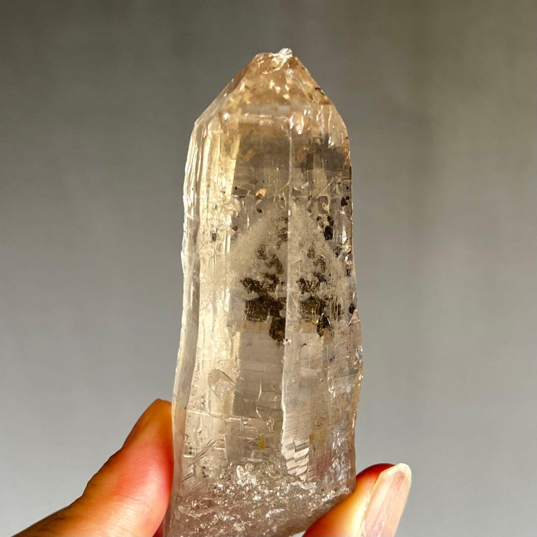 超レア　ガネーシュヒマール産　ホワイトファントム付ヘマタイトクリスタル