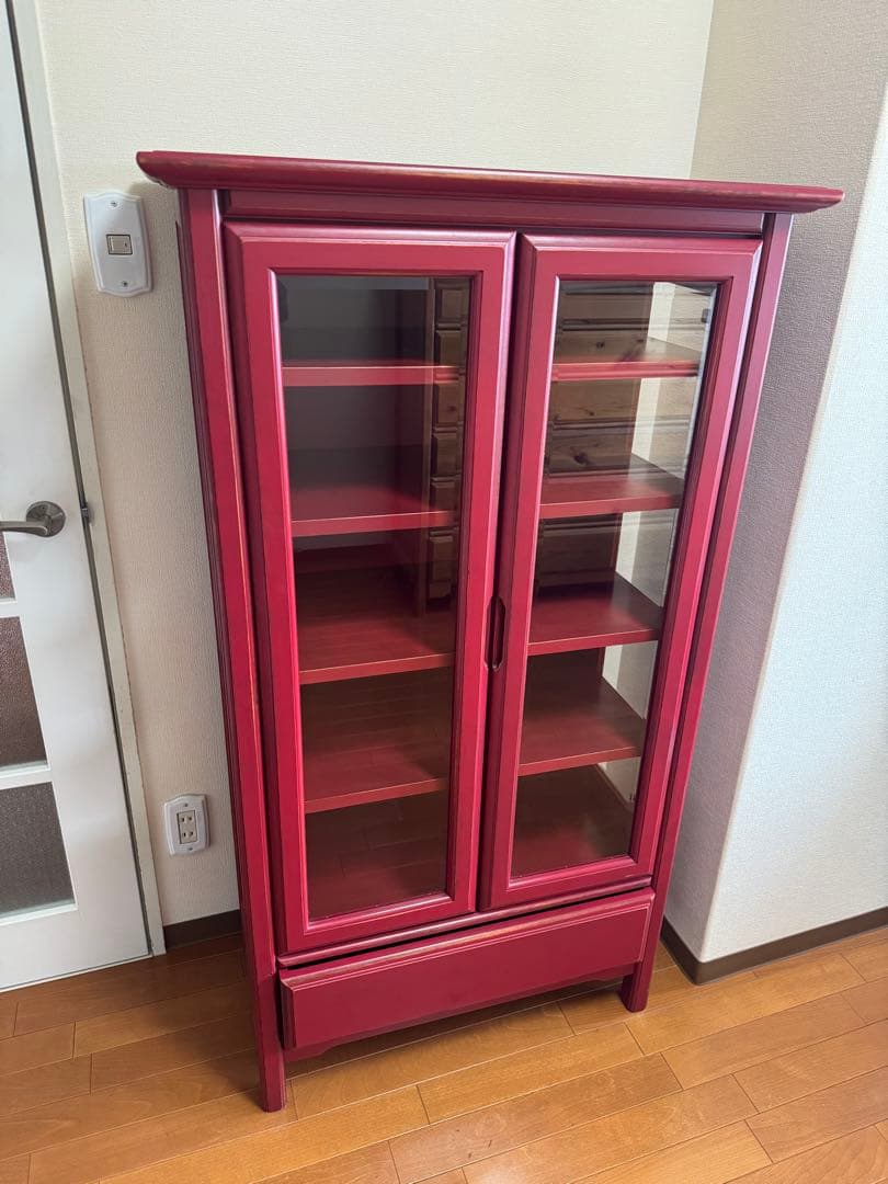 ☆アンティーク赤い木製キャビネット ガラス扉 5段＋引き出し付き