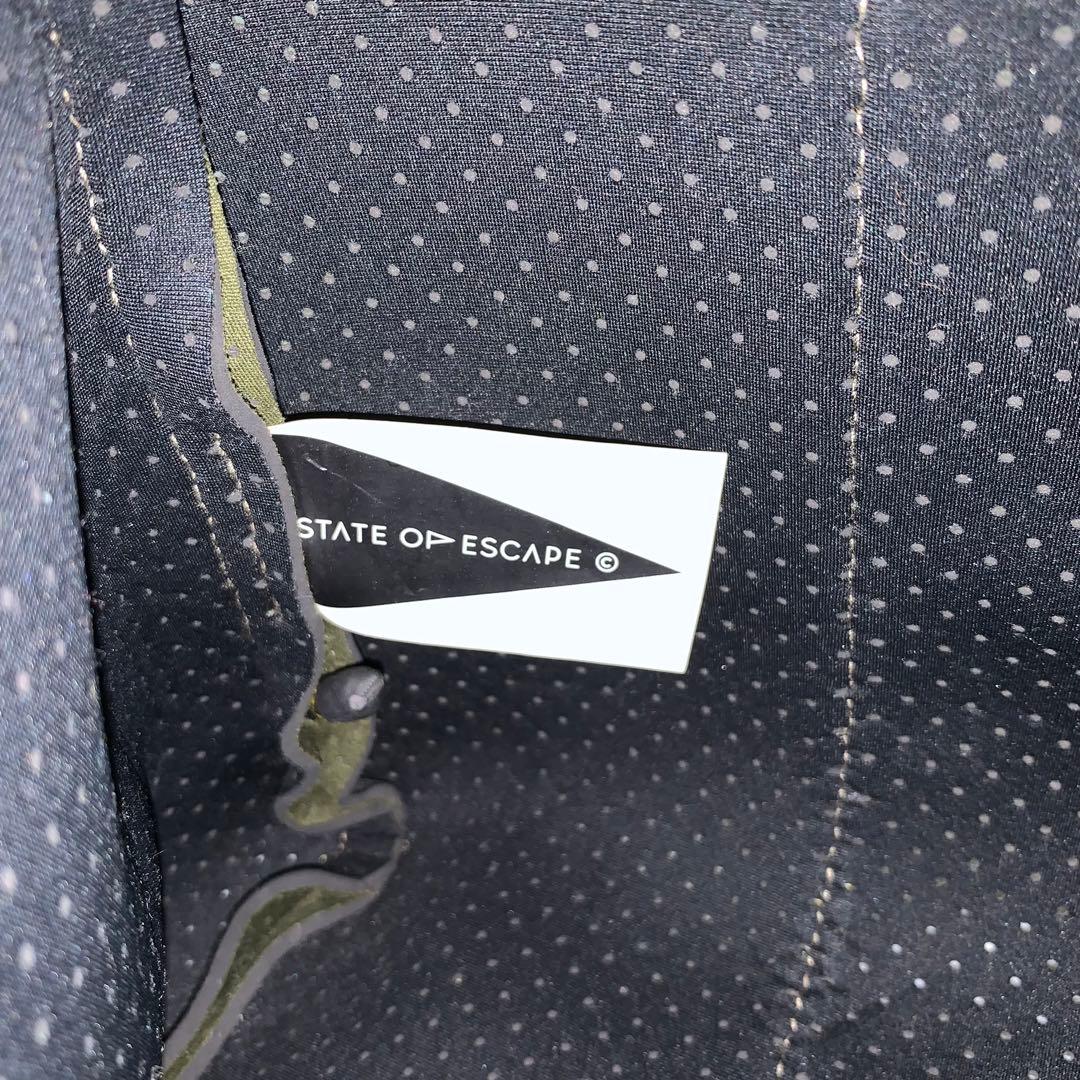 ステイトオブエスケープ　フライングソロ　マザーズバック　パンチング　カーキ　黒