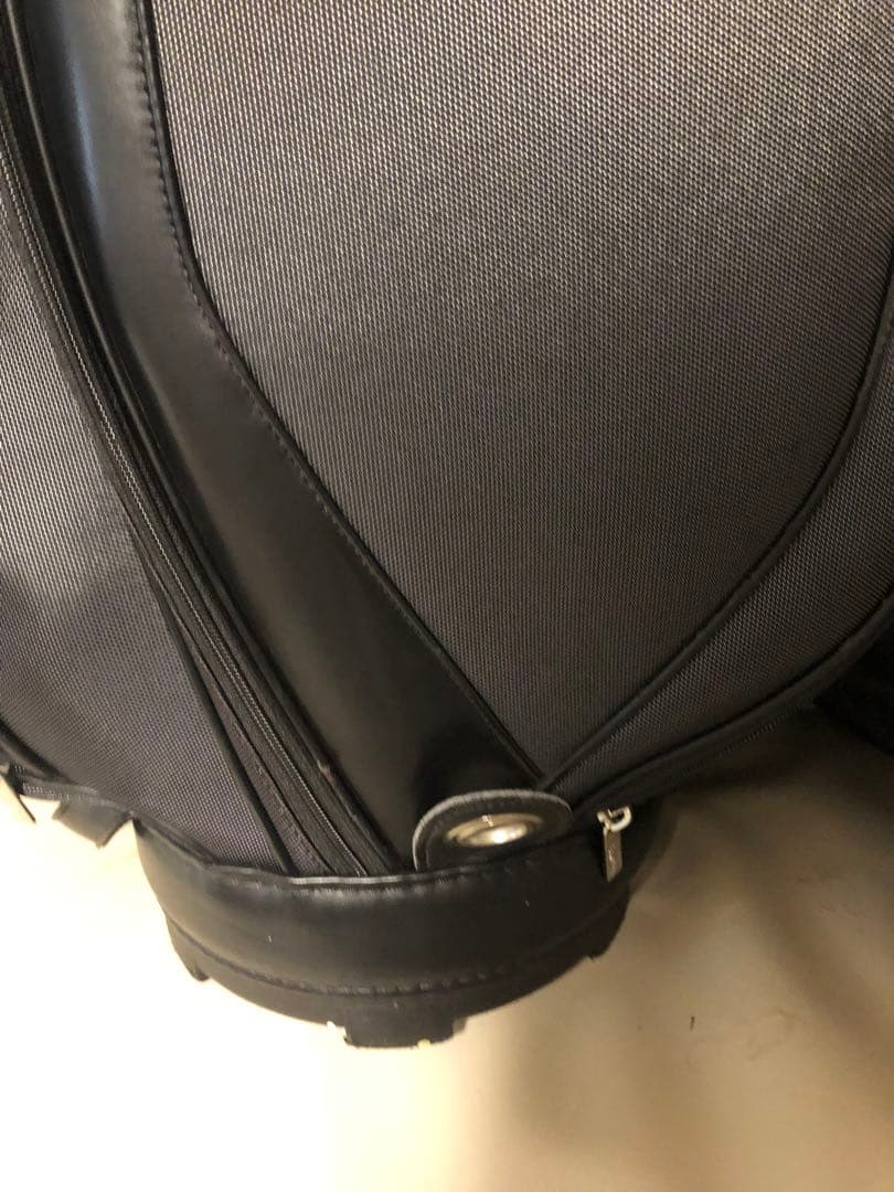 【送料込み】大人気　BLACK &WHITE ゴルフバッグ　黒