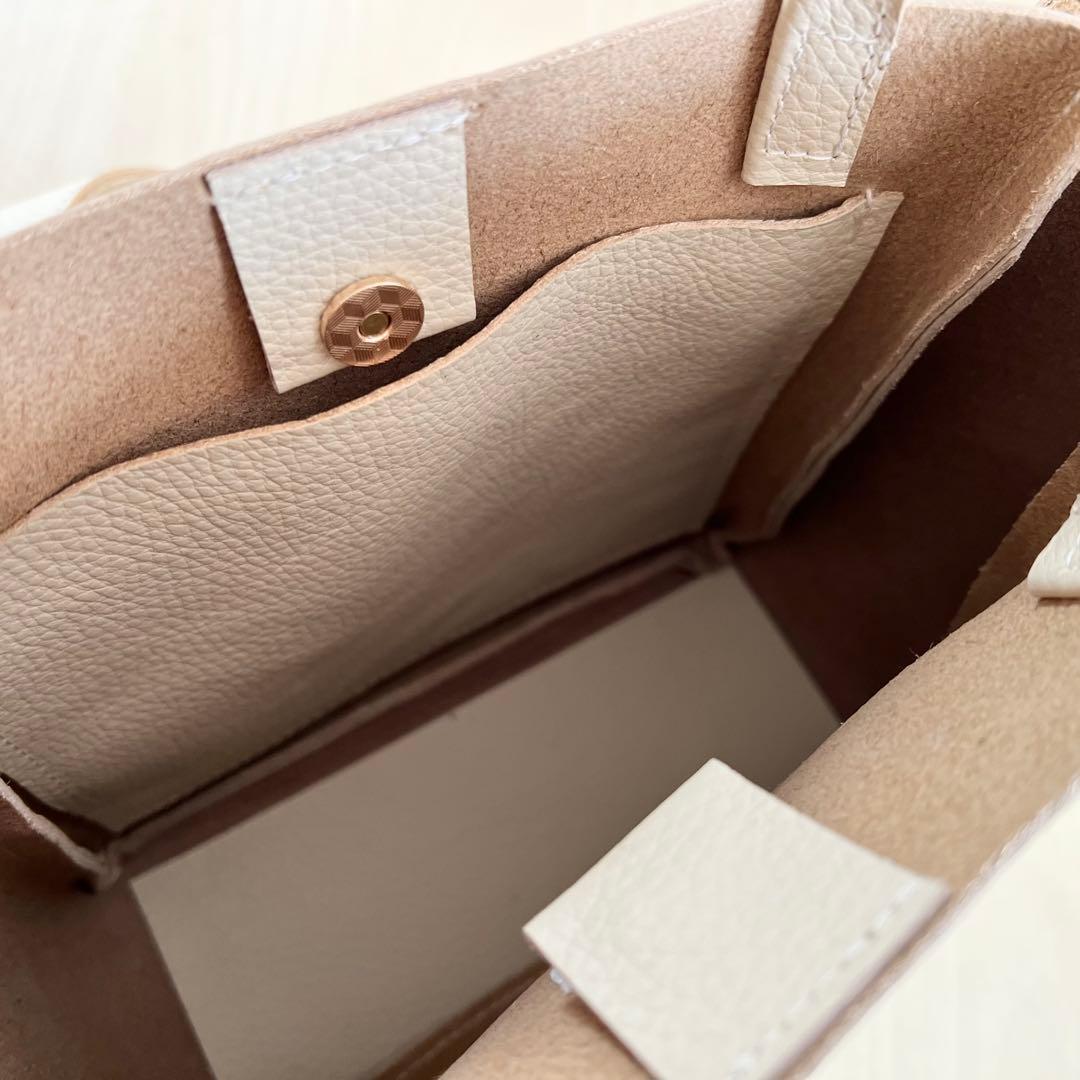 トート型本革ショルダーバッグ　smile flower RB602-051