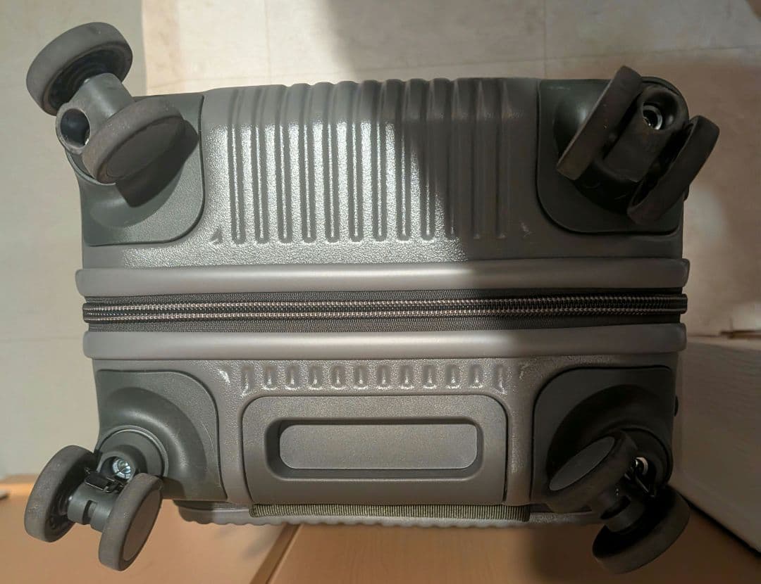 【美品】INV50 38L スチールグレー イノベーター スーツケース