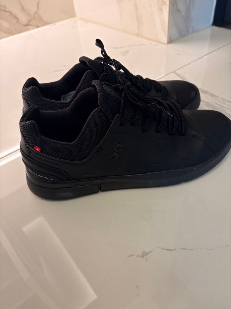On ロジャー アドバンテージ スニーカー メンズ　27