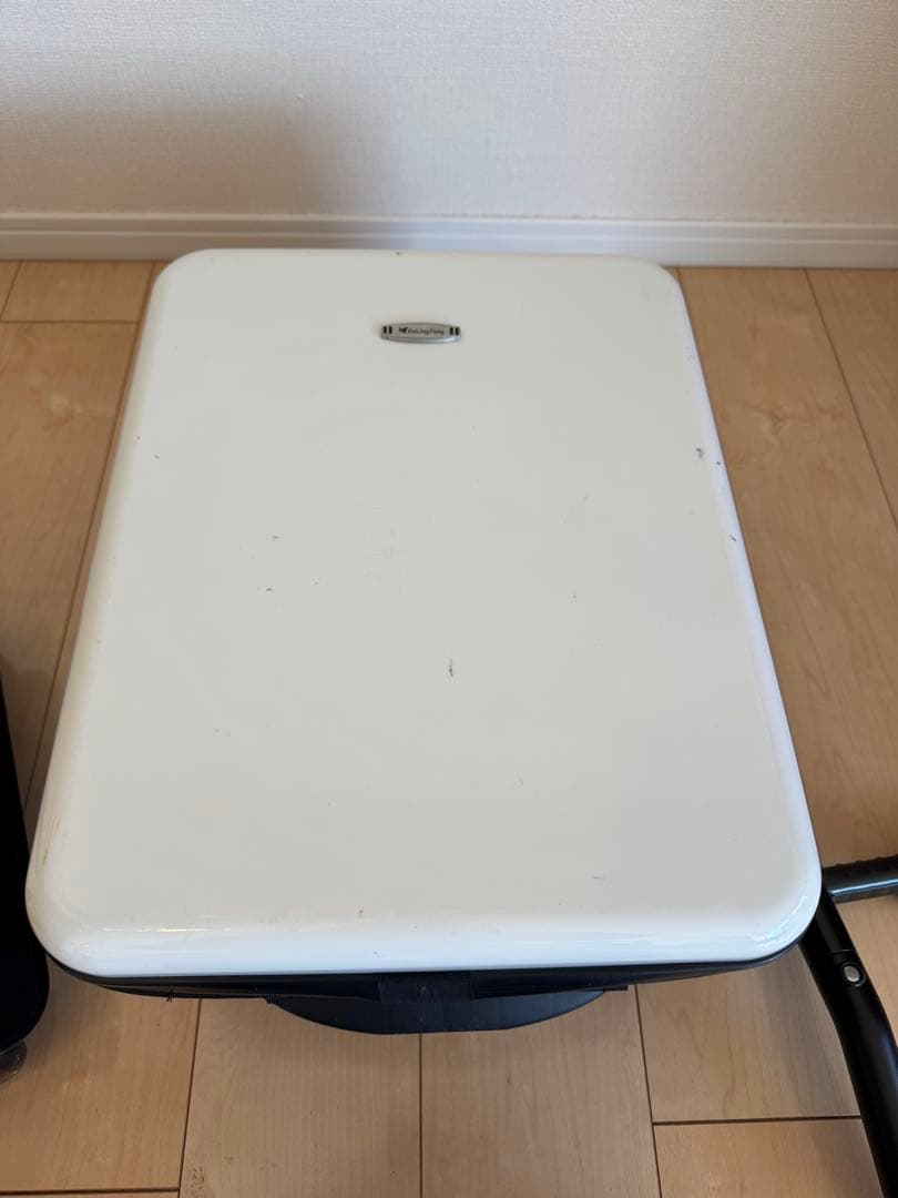 スーツケース　子供が乗れるキャリーケース クッション付 ホワイト