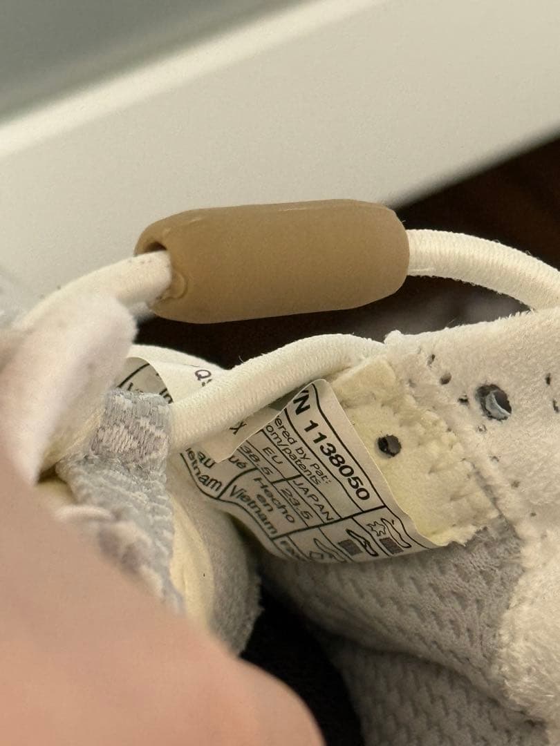 【UGG for emmi】CA805 V2 Remix 23.5cm