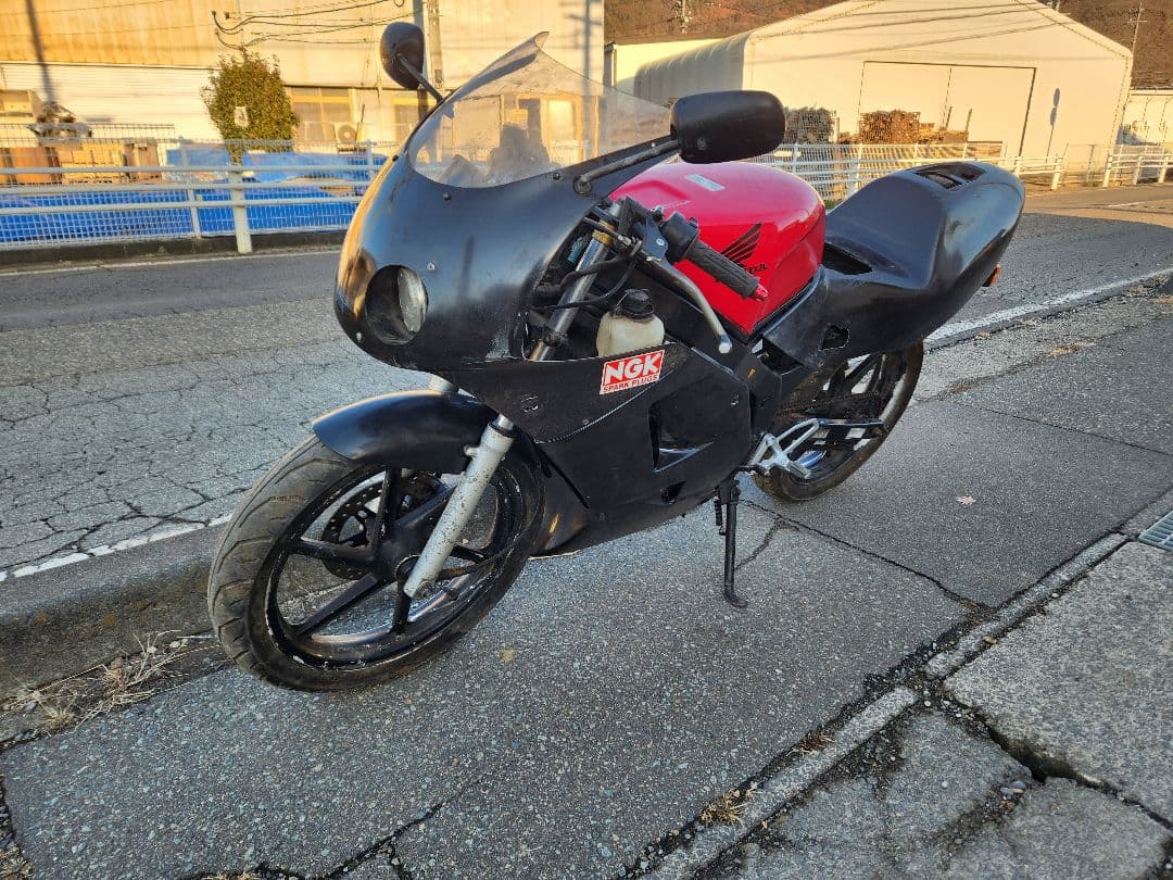 値下げしました　HOND NS1耐久カウル当時物？　割れ無し