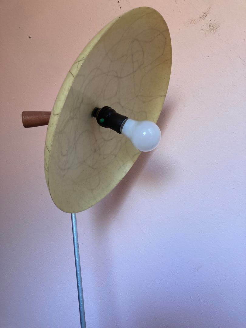 スミスビクタークリーム色 フロアスタンド