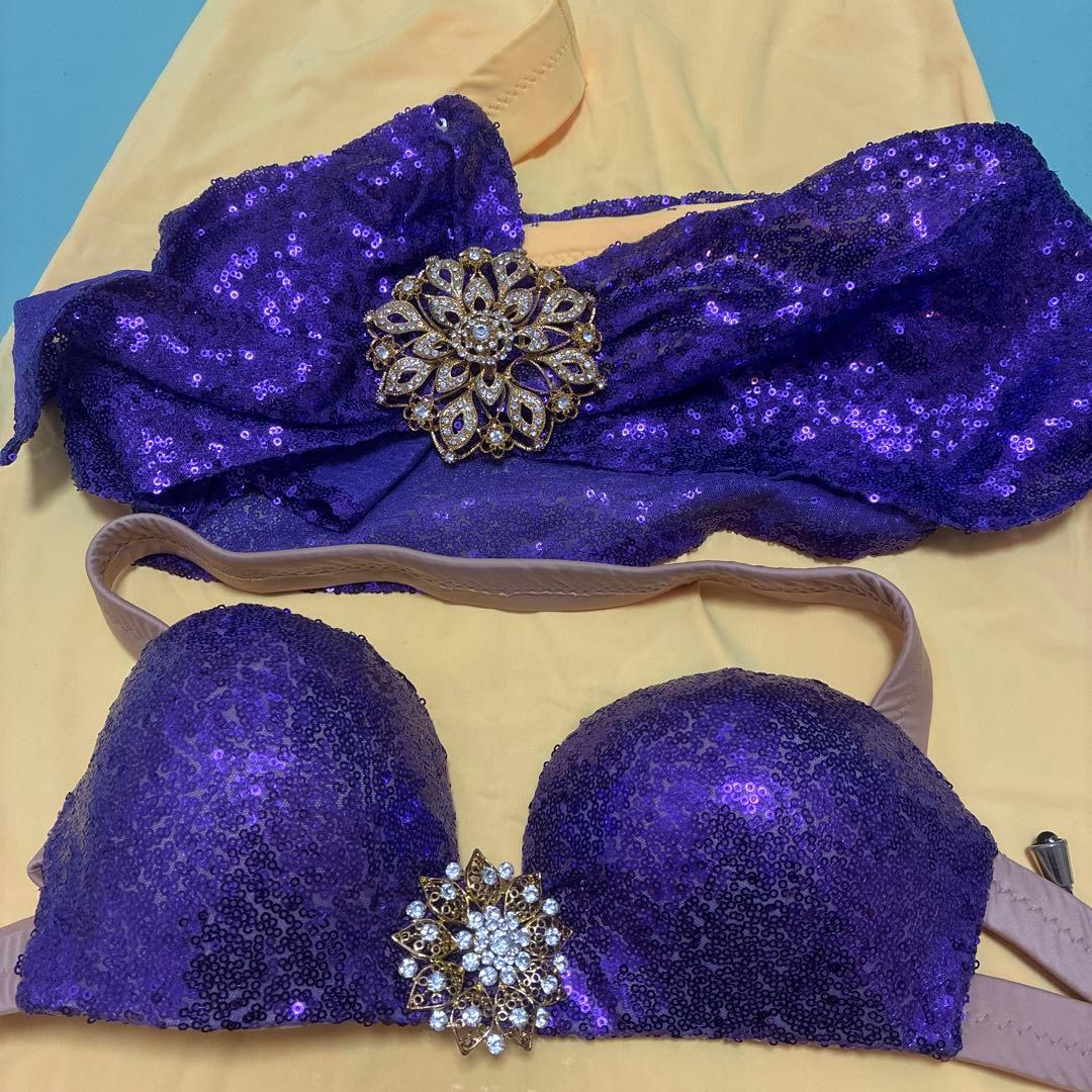 スフェルブティックバラディドレス　ブラベルト、ヘアバンド付き