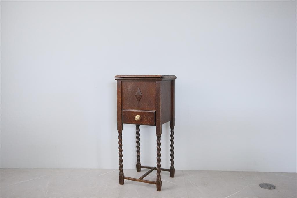 英国アンティーク木製ソーイングテーブル/裁縫箱/机/キャビネット(88-128)