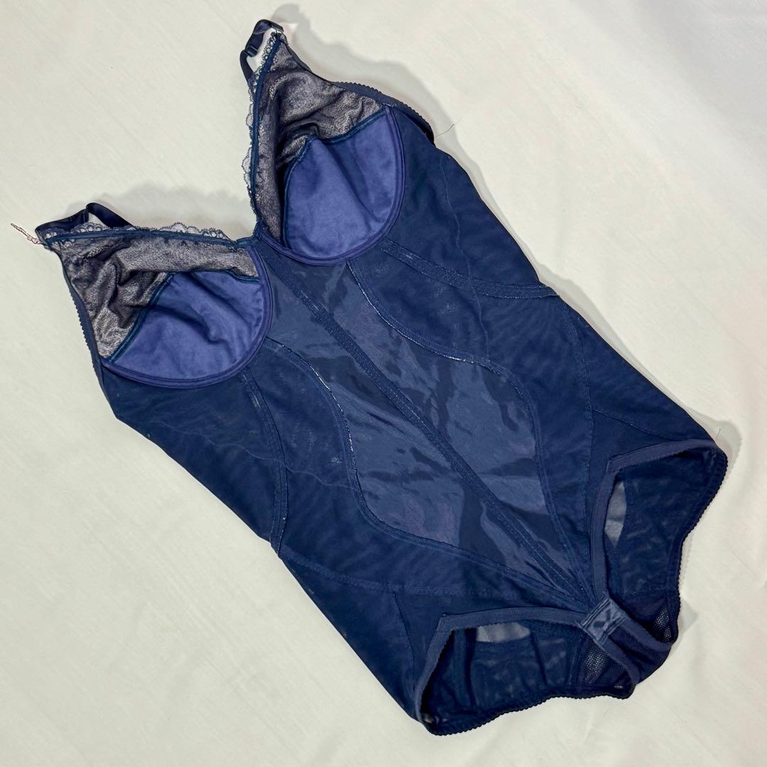 114【美品】 ダイアナ DiaSienne ボディスーツ ネイビー C110Q
