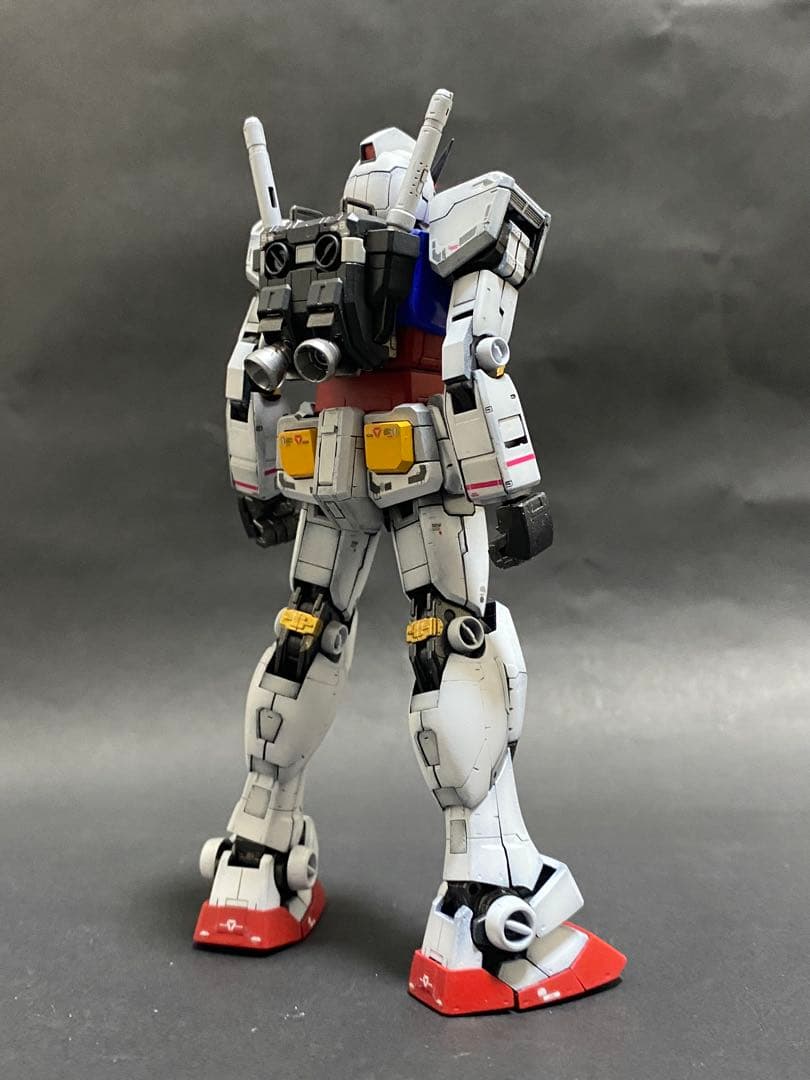 RG RX-78-2 ガンダム　塗装済完成品