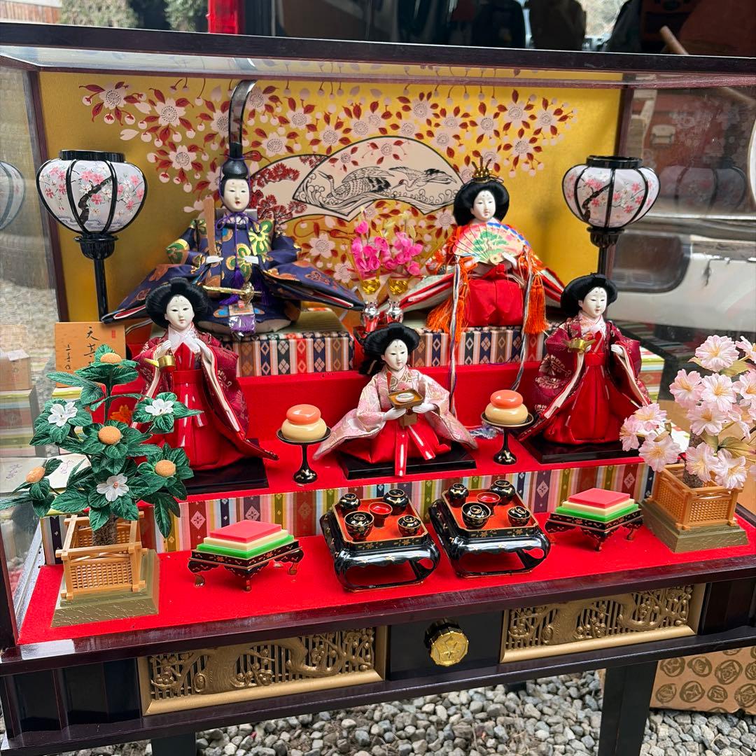 雛人形　雛壇　完成品　ガラスケース入り　オルゴール付き