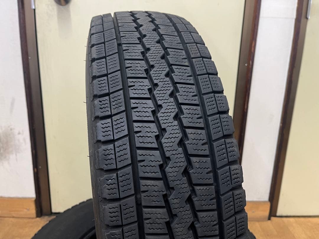 2021年製 ダンロップ 中古冬タイヤ 195/80R15 LT 4本セット