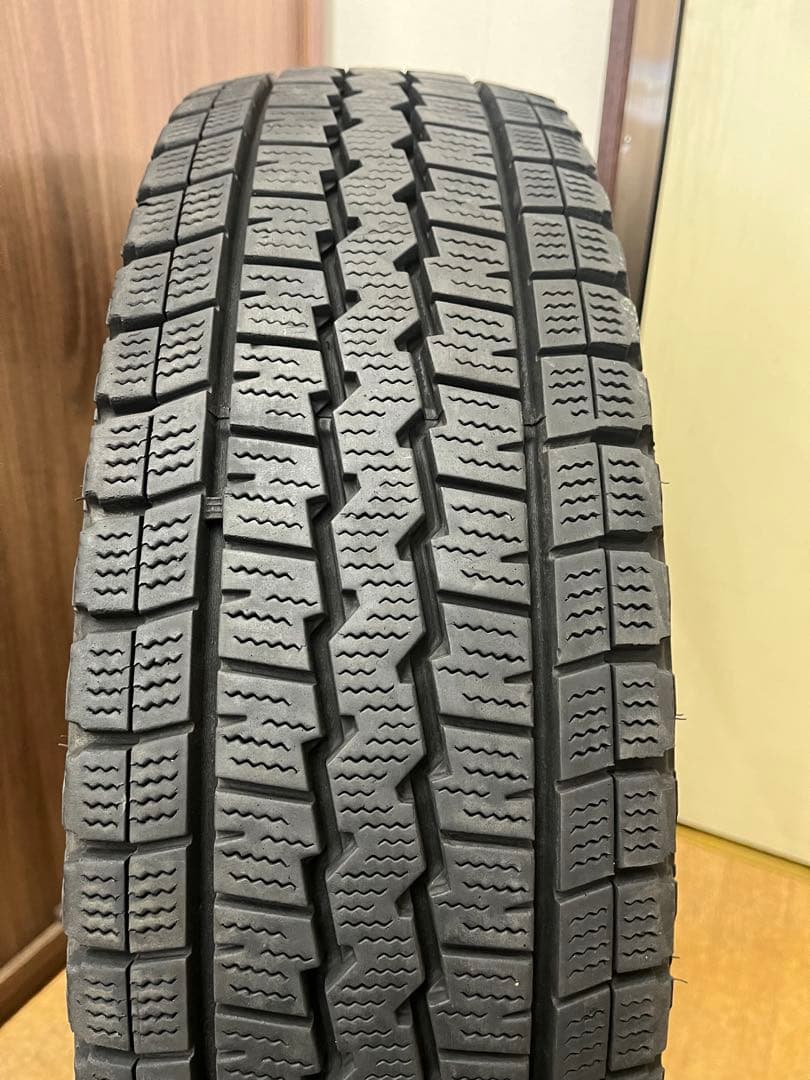 2021年製 ダンロップ 中古冬タイヤ 195/80R15 LT 4本セット