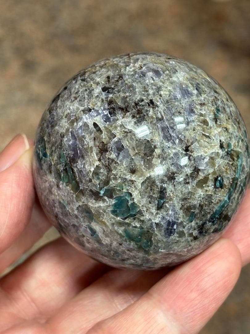 レアストーン　アイオライト&エメラルド&トルマリン&マイカ共生5.25cm