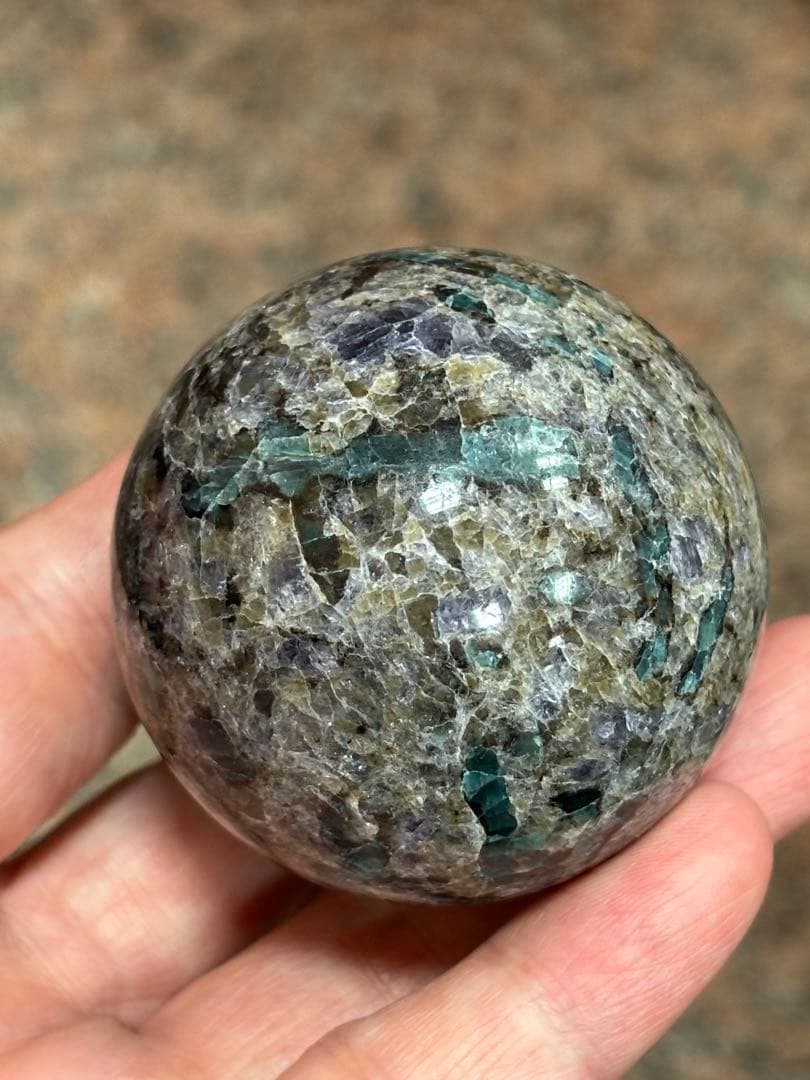 レアストーン　アイオライト&エメラルド&トルマリン&マイカ共生5.25cm