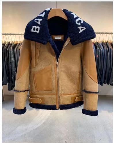 BALENCIAGAムートンボンバージャケット