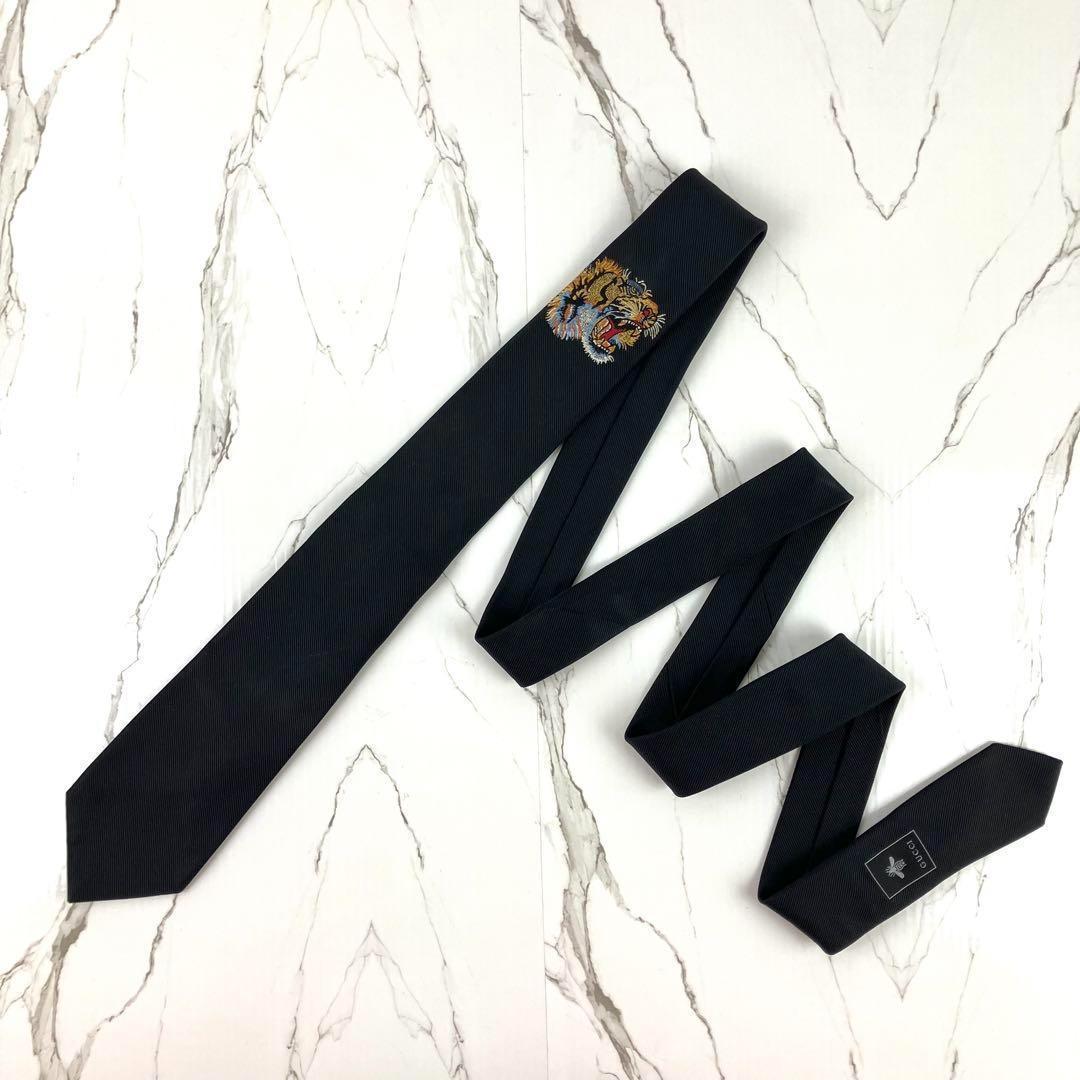 TORA　美品　グッチ　ネクタイ　タイガー　ワンポイント　ソリッド　ジャガ