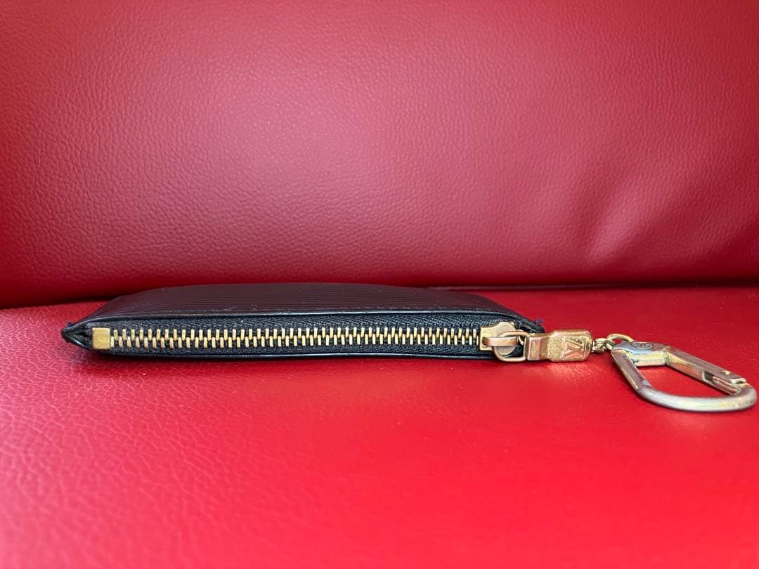 ルイヴィトン ポシェットクレ ケース エピ レザー ブラック　黒