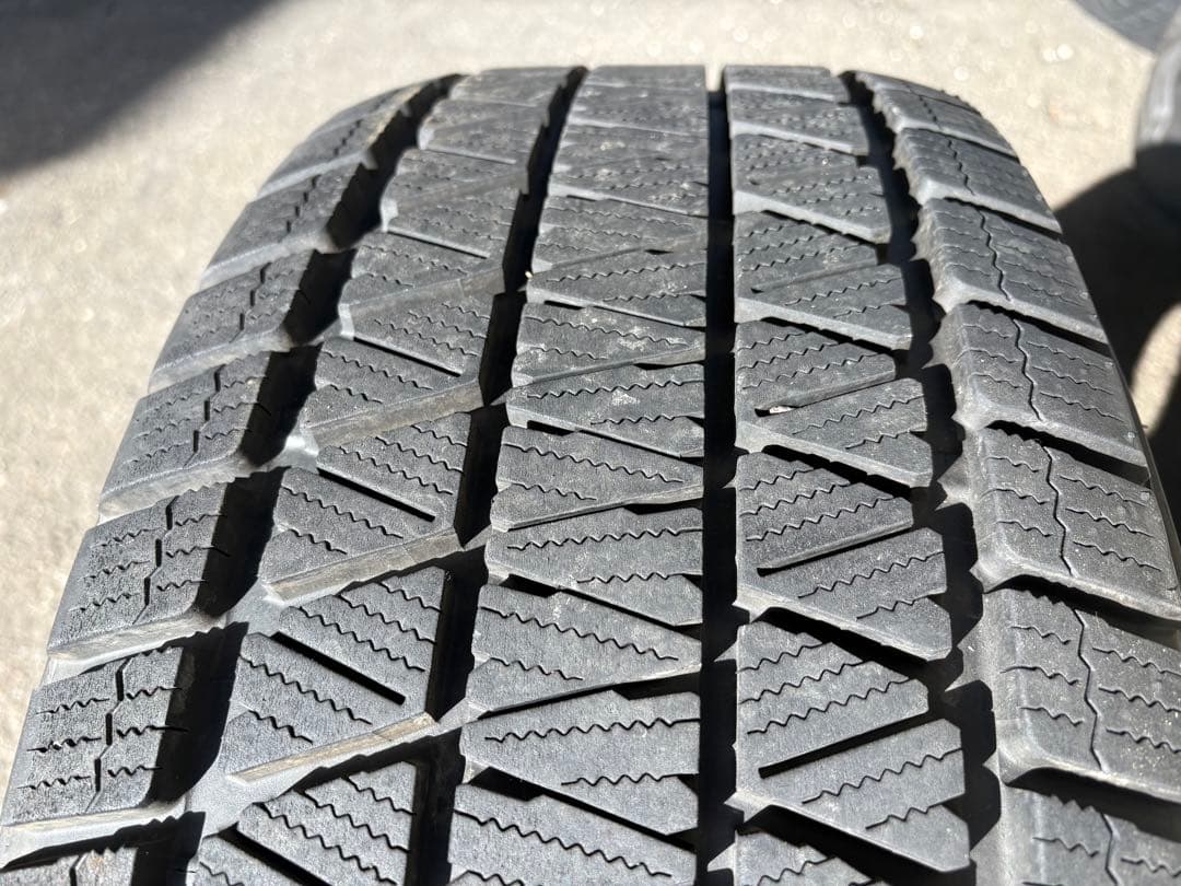 ランドクルーザー スタッドレス　ホイール付き