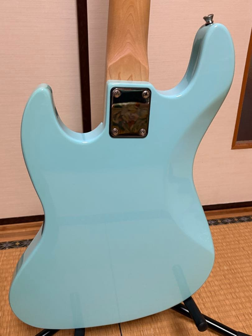 バッカス　BUCCHUS　ジャズベースタイプ　ブルー系