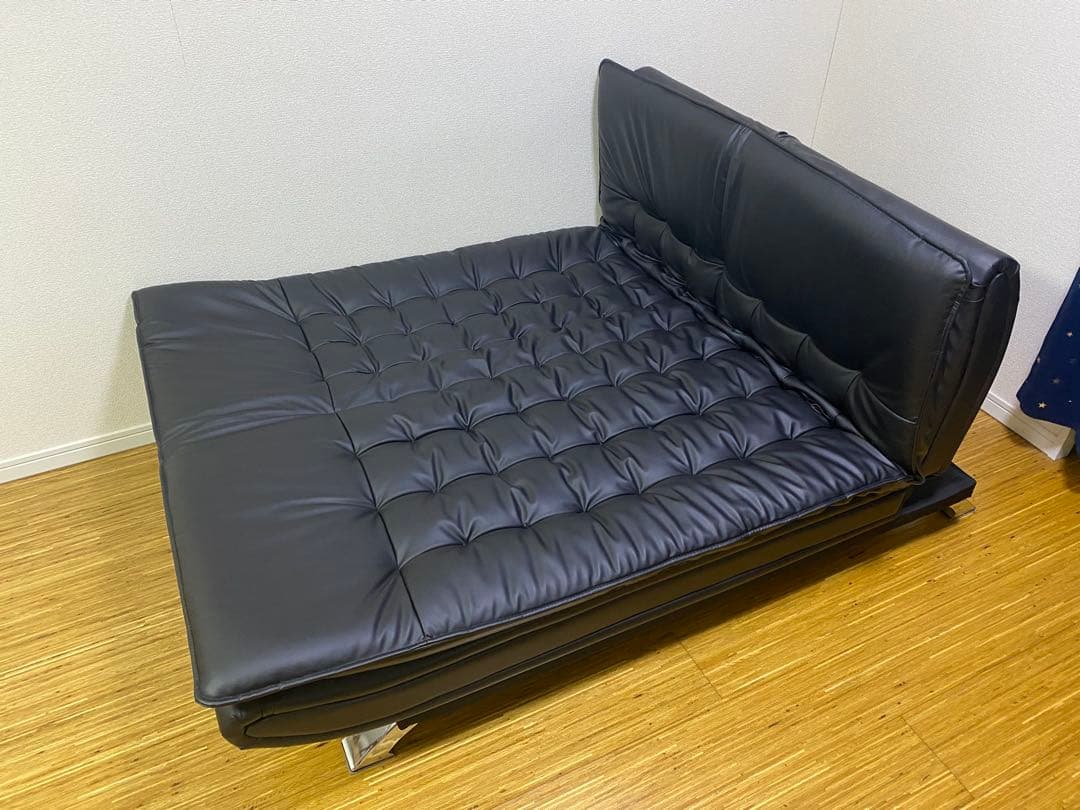 黒色ソファベッド