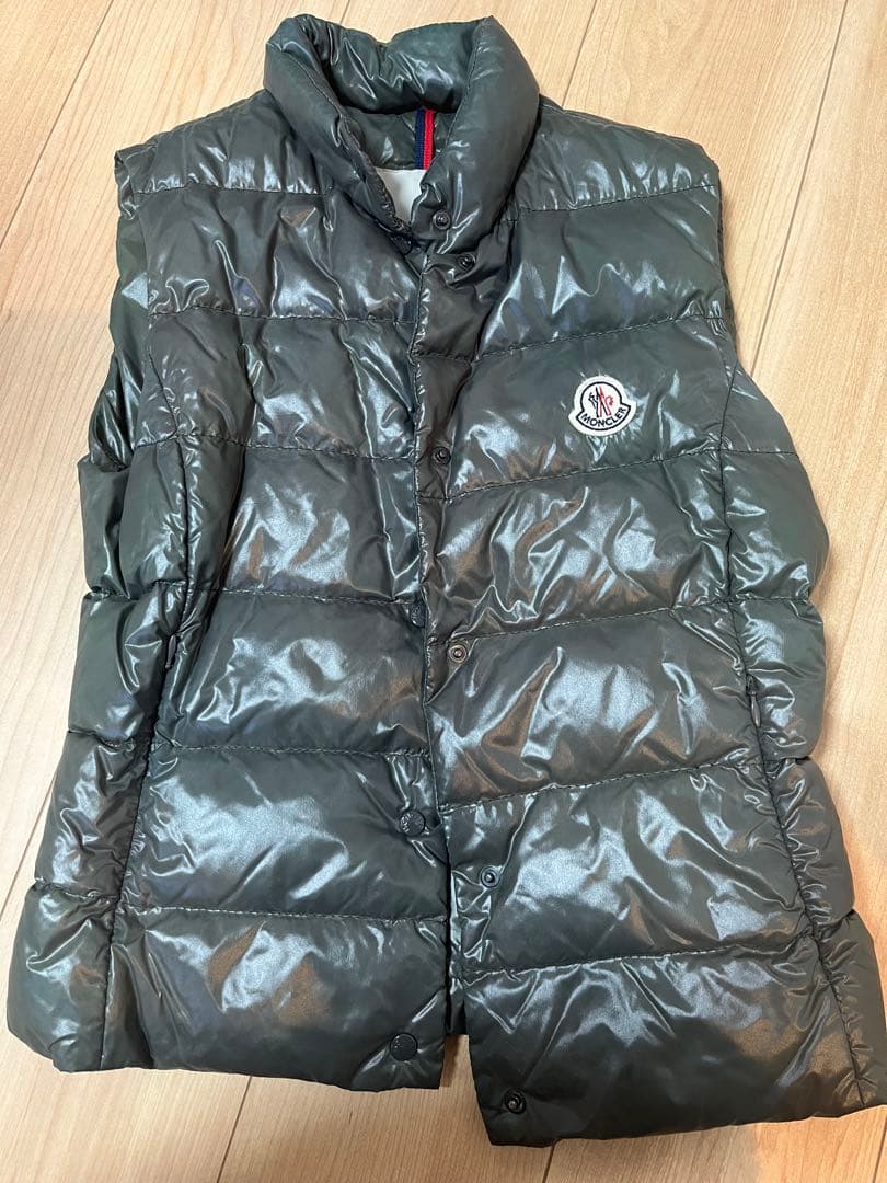 MONCLER カーキーダウンベスト