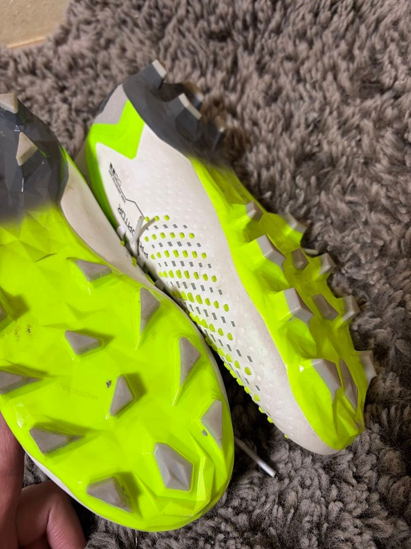 adidas Predator サッカーシューズ