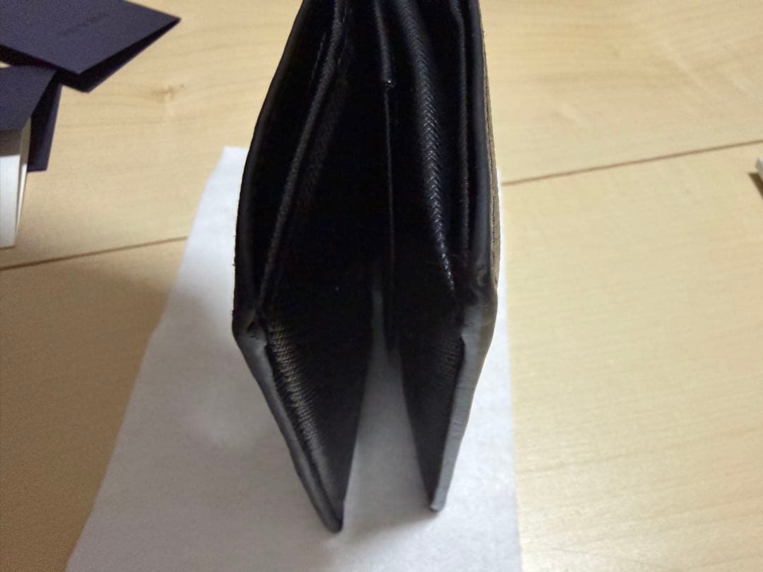 【美品】プラダ 二つ折り財布 サフィアーノ