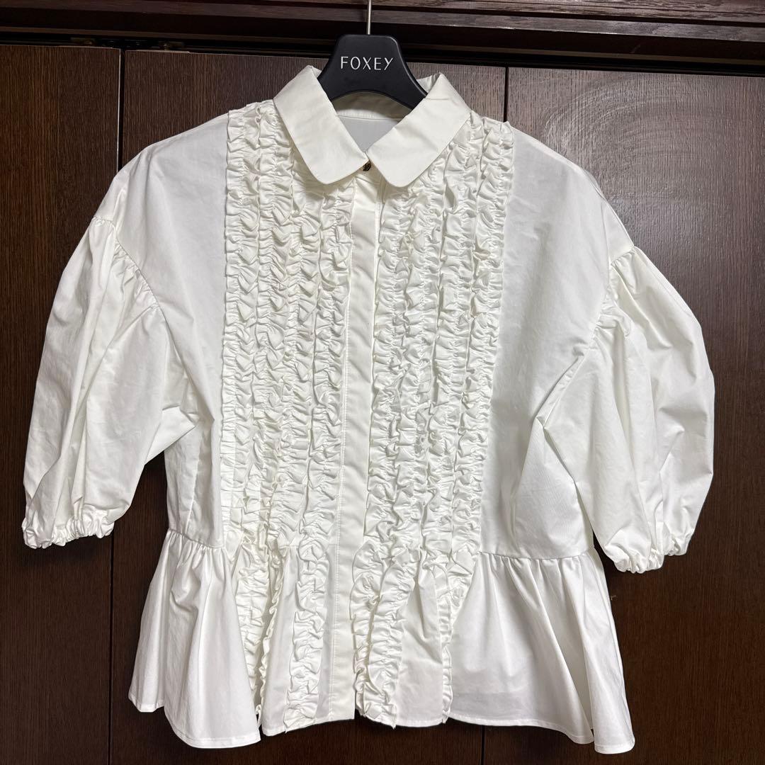 新品未使用　HIANDフリル付きホワイトシャツ