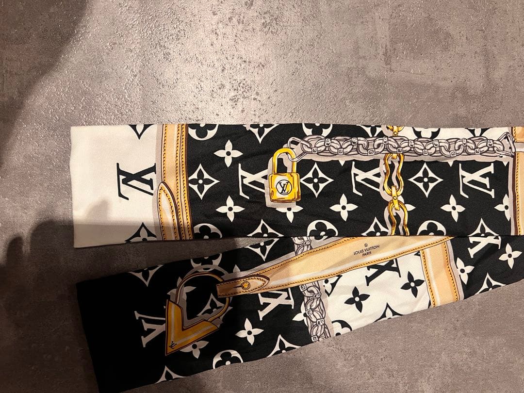 ぴちゃんLouis Vuitton スカーフ モノグラム
