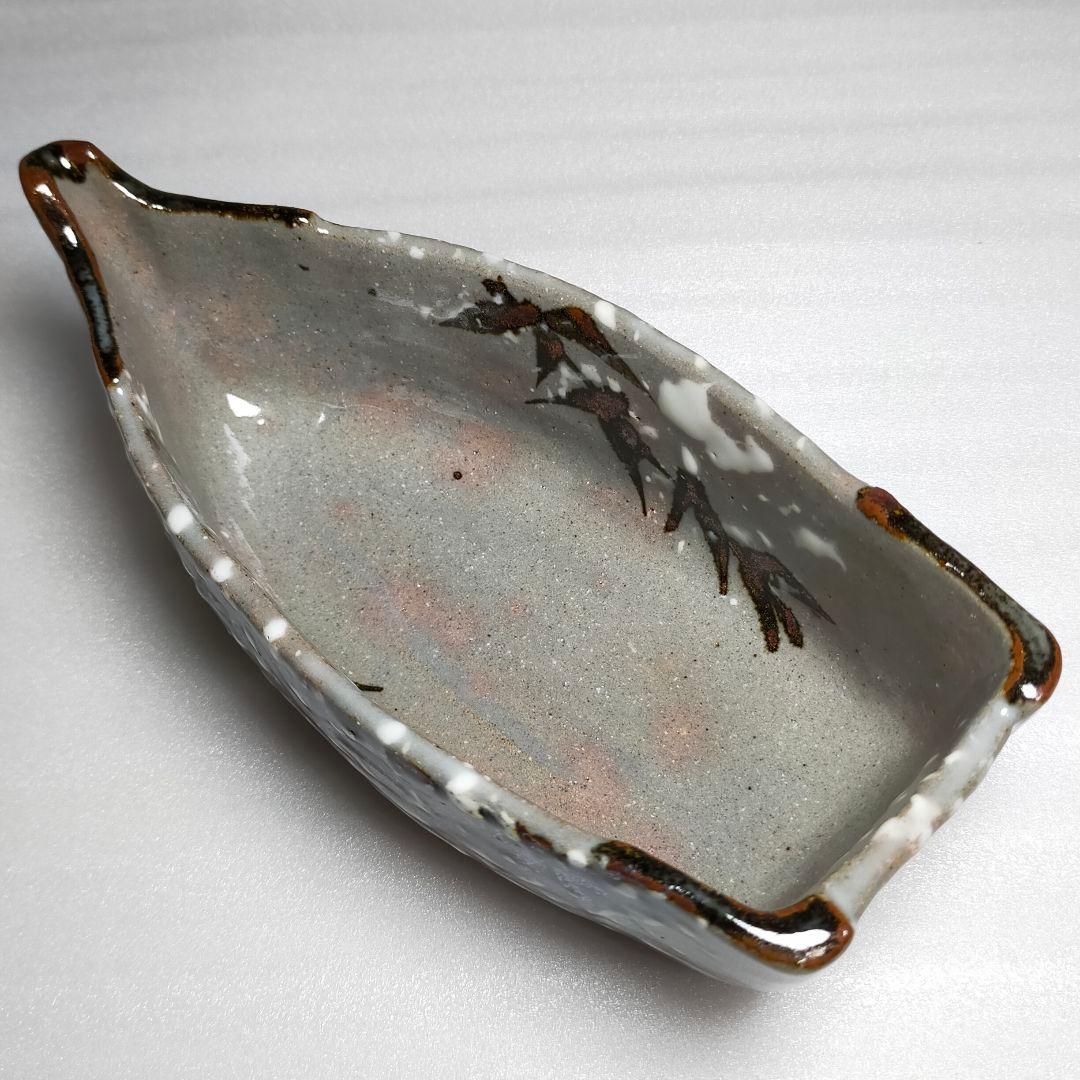 舟形鉢　銹絵雪笹文　乾山雪笹写し