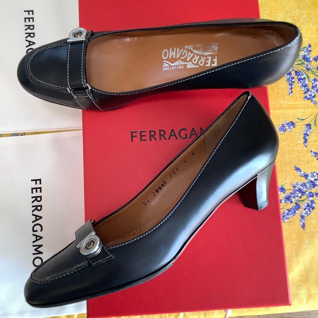 極美品! フェラガモ シルバーガンチーニ 極上カーフ ホワイトステッチ 23㎝