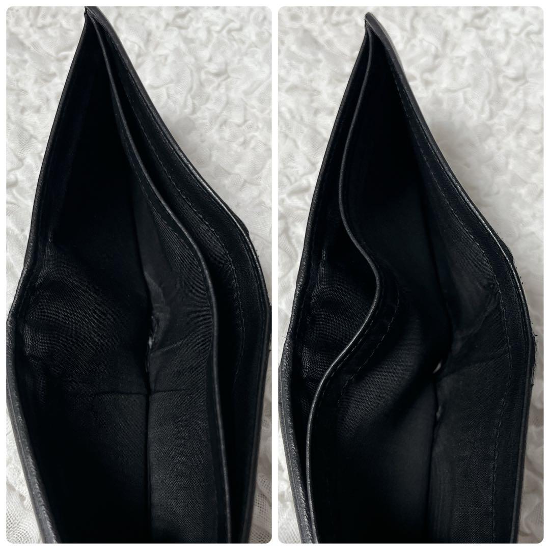 PRADA 黒 二つ折り財布 レザー　プラダ　コンパクト　ウォレット　小銭入れ付