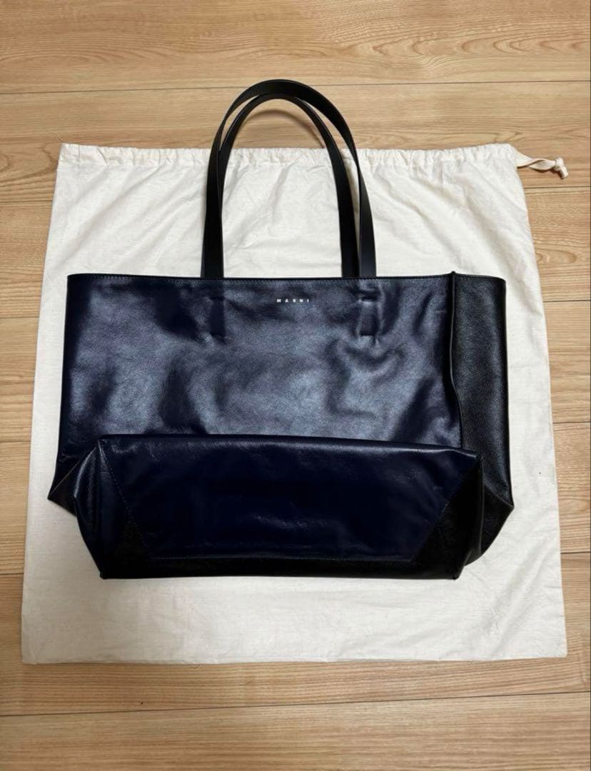 美品 MARNI MUSEO SOFT BAG NAVY×BLACK トート
