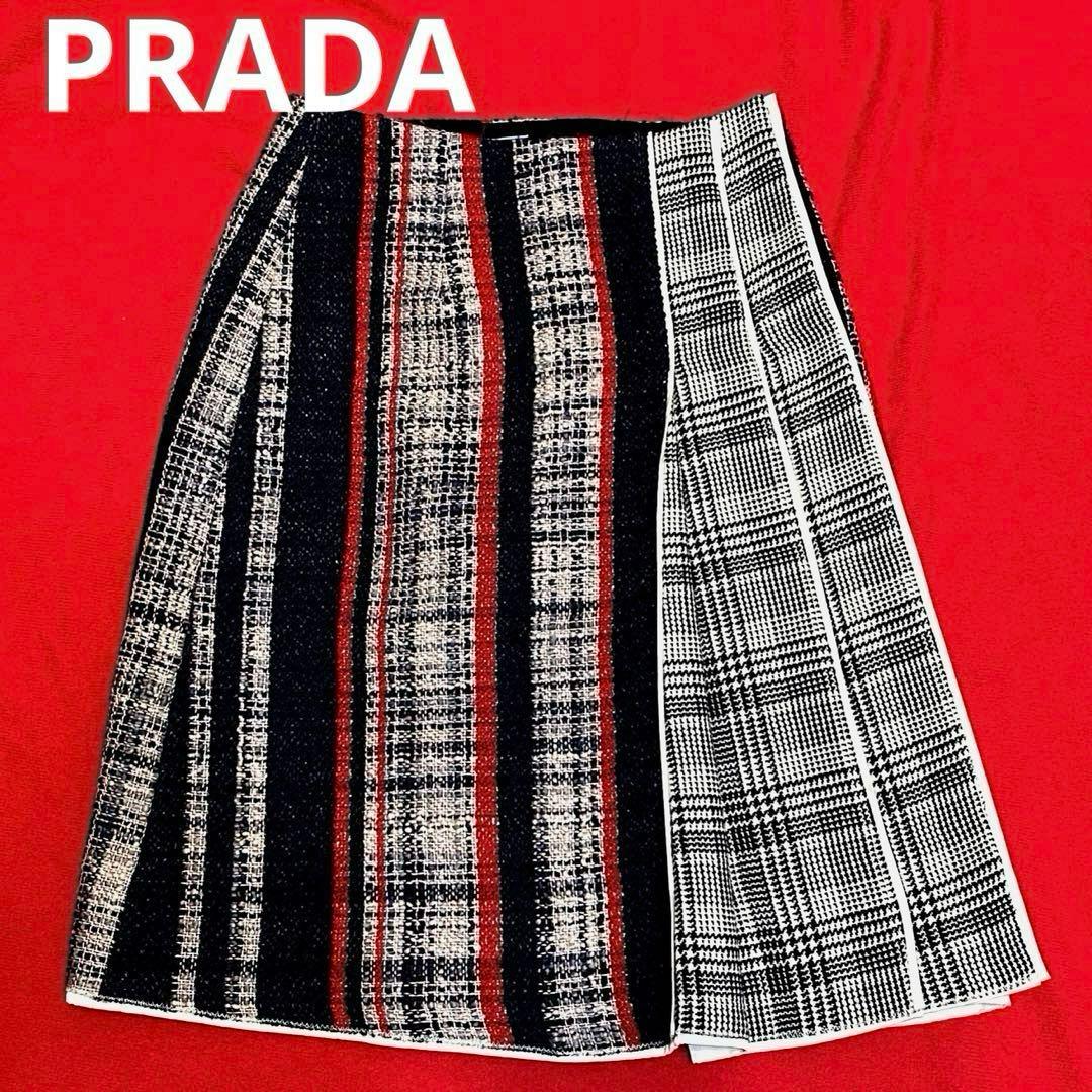 膝丈　プラダ　ツイード生地　チェック　巻き スカート　プリーツ　ウール　赤 紺